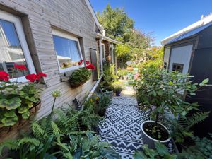 Photo 11- click for photo gallery